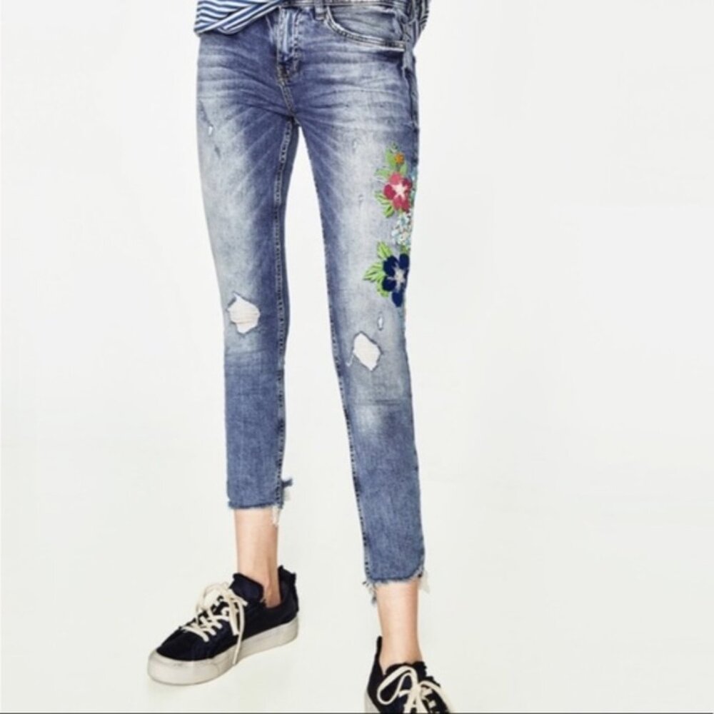 Zara Jeans With Flower Embroidery